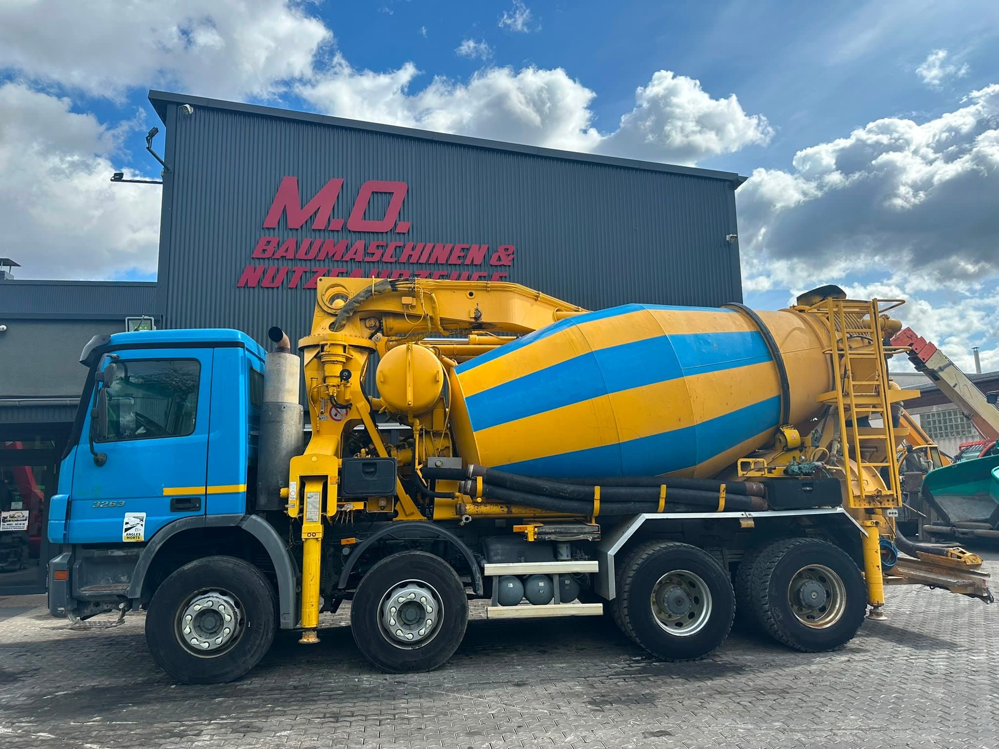 Concrete pump